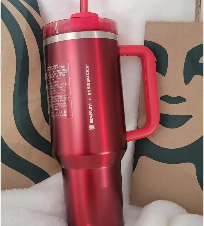 Starbucks x Stanley Holiday Red Quencher | 40oz | FlowState H2.0