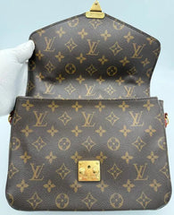 Louis Vuitton Metis Monogram Handbag - Hamxi